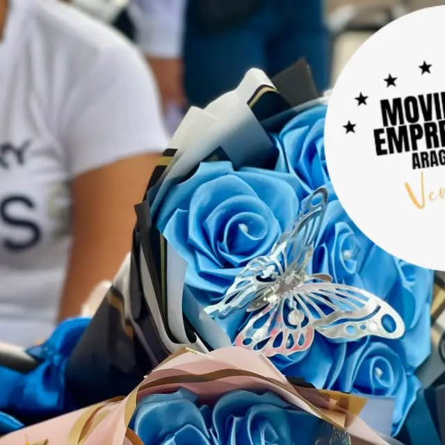 Arreglo floral artesanal elaborado por una emprendedora del municipio